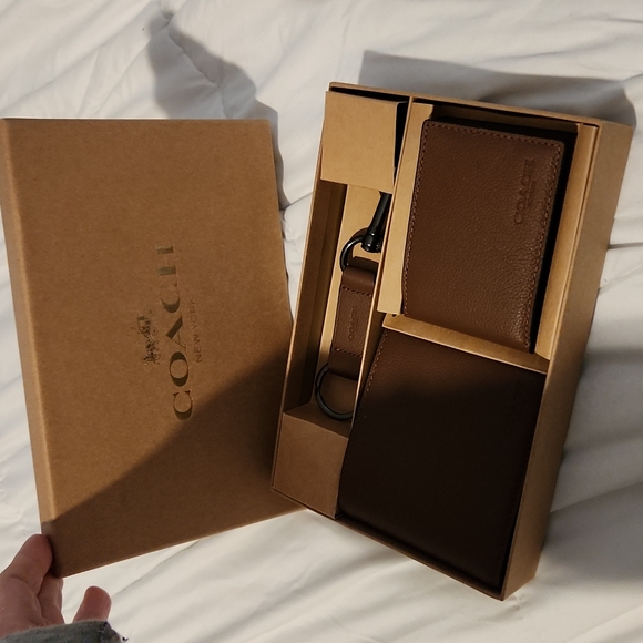 NEW mens gift set dark saddle Wallet with removable ID wallet keychain gift box - Picture 9 of 11